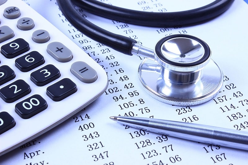 مالیات پزشکان متخصص چگونه محاسبه می‌شود؟